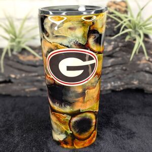 32 oz. Georgia Bulldogs Insulated Tumbler - Alcohol Ink Camouflage